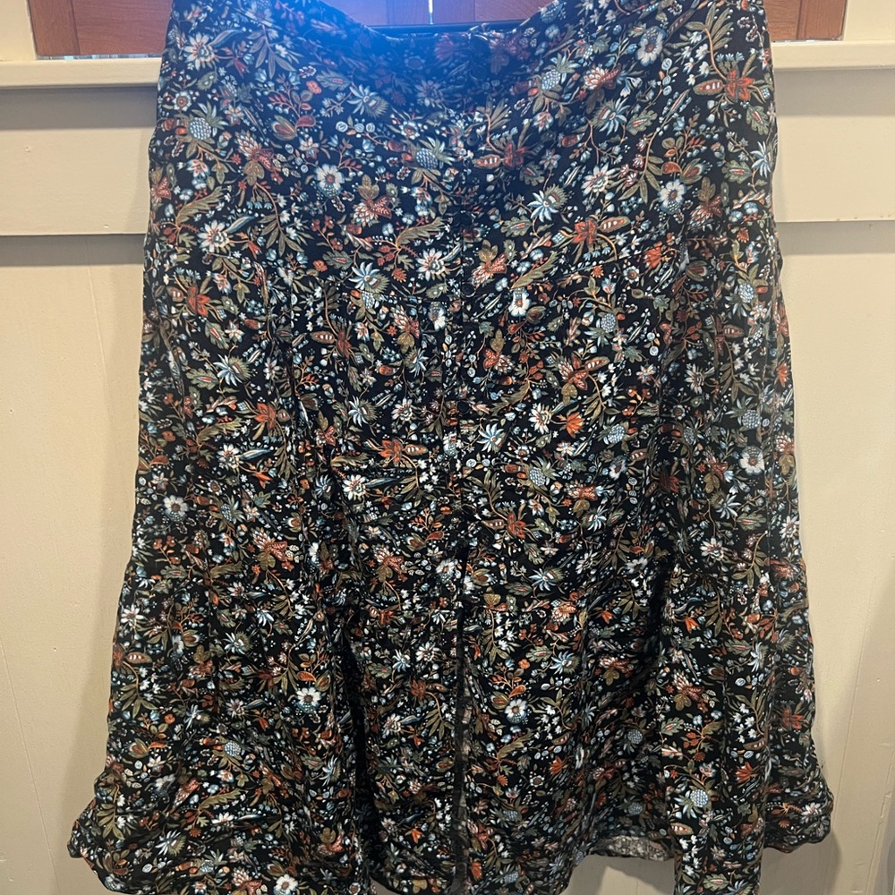 Old navy carpet skirt
